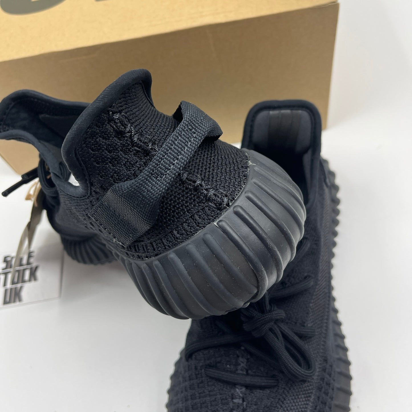 Adidas Yeezy Boost 350 V2 Onyx Black
