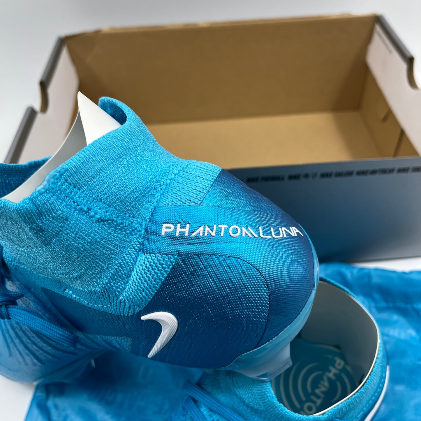 Nike Phantom Luna 2 Elite FG Football Boots Blue Fury FJ2572 400