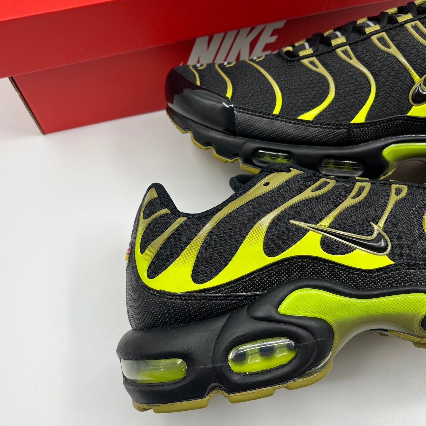 Nike air max plus TN “pacific moss”