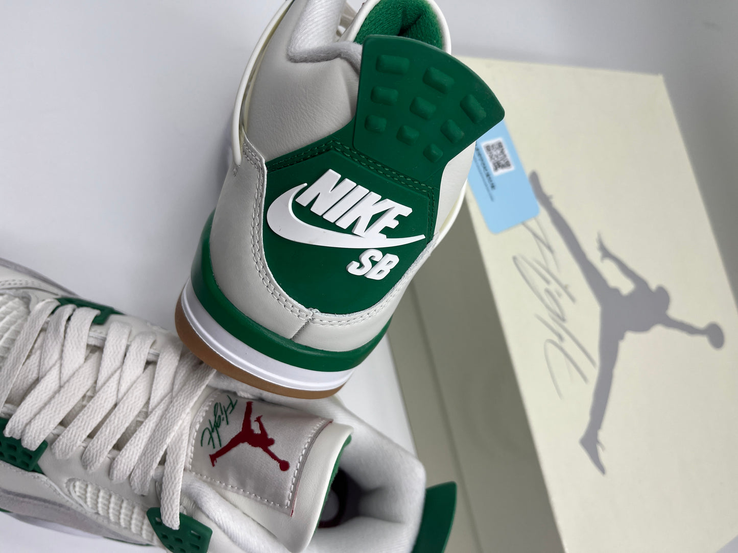 Nike Air Jordan 4 SB “Pine Green”